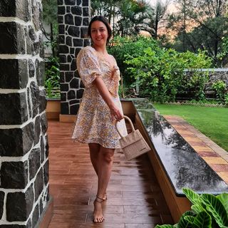 Nauheed Cyrusi feet photo 7