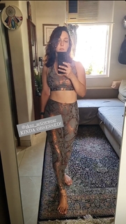 Nauheed Cyrusi feet photo 17