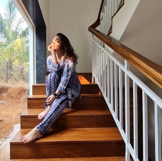 Nauheed Cyrusi feet photo 7