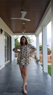 Nauheed Cyrusi feet photo 17