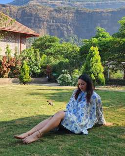 Nauheed Cyrusi feet photo 12