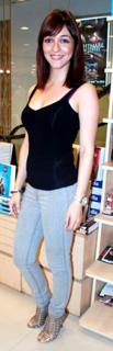 Nauheed Cyrusi feet photo 10