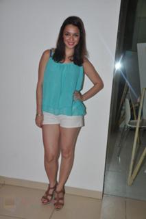 Nauheed Cyrusi feet photo 9
