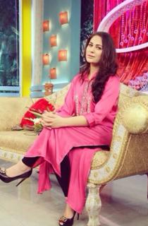 Nausheen Shah feet photo 8