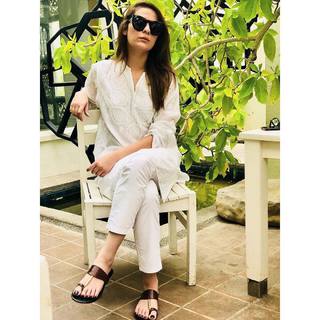Nausheen Shah feet photo 11