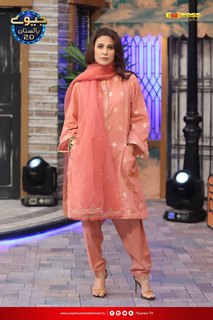 Nausheen Shah feet photo 1