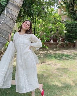 Nausheen Shah feet photo 8