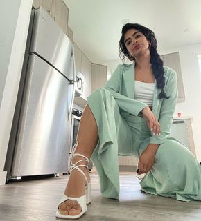 Navi Kaur feet photo 9