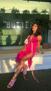 Navi Kaur feet photo 2