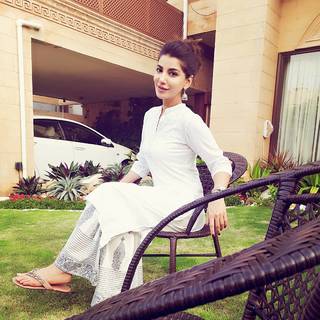 Navin Waqar feet photo 14