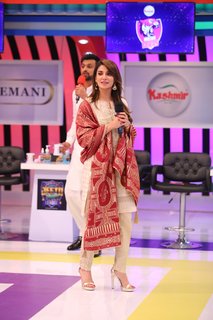 Navin Waqar feet photo 1