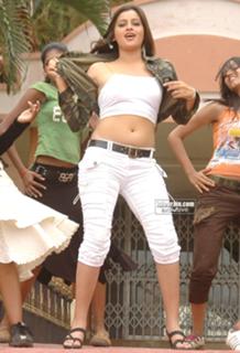 Navneet Kaur feet photo 8