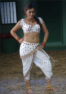 Navneet Kaur feet photo 16