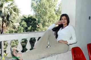Navneet Kaur feet photo 14