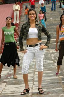 Navneet Kaur feet photo 12