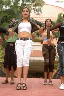 Navneet Kaur feet photo 11