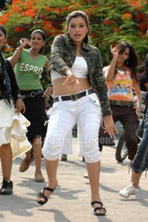 Navneet Kaur feet photo 8