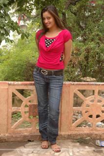 Navneet Kaur feet photo 18