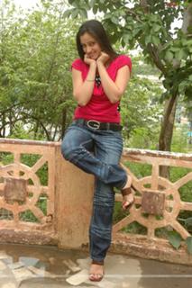 Navneet Kaur feet photo 17