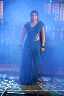 Navneet Kaur feet photo 15