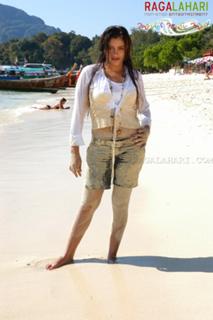 Navneet Kaur feet photo 1