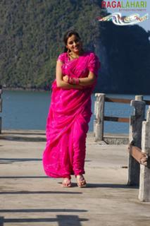 Navneet Kaur feet photo 19