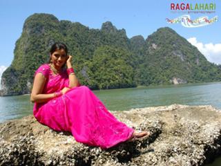 Navneet Kaur feet photo 17