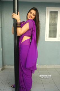 Navneet Kaur feet photo 14
