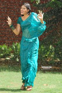 Navneet Kaur feet photo 8