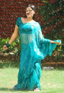 Navneet Kaur feet photo 7