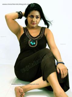 Navya Nair feet photo thumbnail
