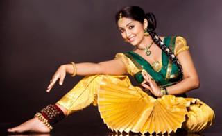 Navya Nair feet photo thumbnail
