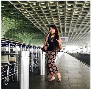 Navya Nair feet photo thumbnail