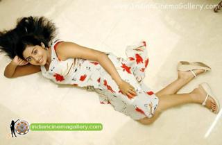 Navya Nair feet photo thumbnail