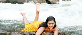 Navya Nair feet photo thumbnail