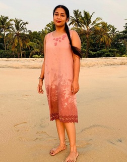 Navya Nair feet photo thumbnail
