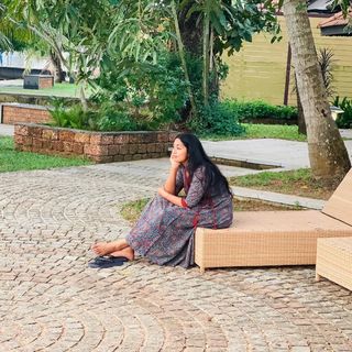 Navya Nair feet photo thumbnail