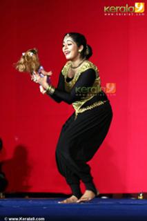 Navya Nair feet photo thumbnail
