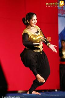 Navya Nair feet photo thumbnail