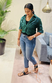 Navya Nair feet photo thumbnail