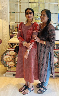 Navya Nair feet photo thumbnail