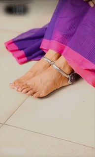 Navya Nair feet photo thumbnail