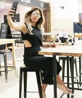 Nawal Abdullah feet photo 4