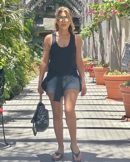 Nawal Al Zoghbi feet photo 4