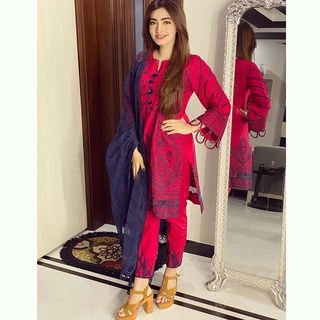 Nawal Saeed feet photo 14