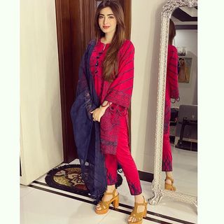 Nawal Saeed feet photo 13
