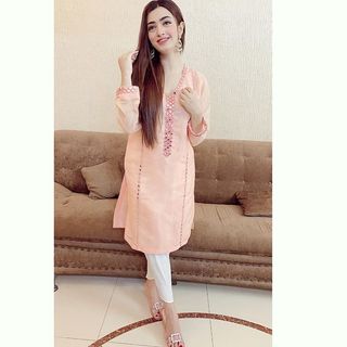 Nawal Saeed feet photo 9