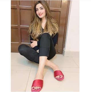Nawal Saeed feet photo 16