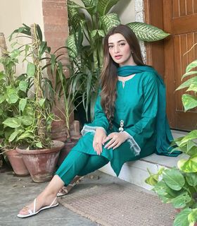 Nawal Saeed feet photo 14