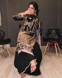 Nawal Saeed feet photo 17